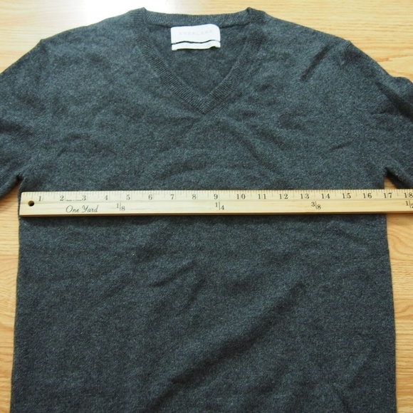 NWOT Everlane The Men's Cashmere V-Neck - Picture 3 of 7